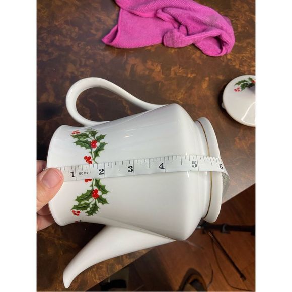 KASHIMA Christmas Holly Porcelain Tea / Coffee Pot with Lid 6” tall - Picture 7 of 8